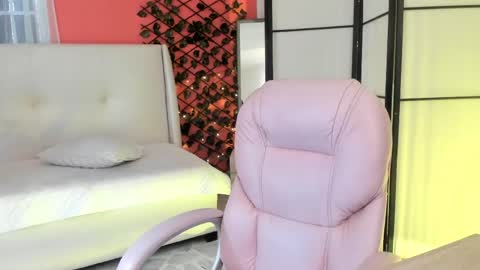 Hanna online show from April 17, 4:53 pm