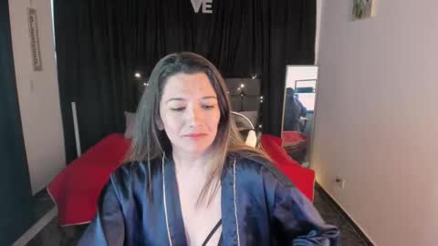 Snapshot of hanna_ma chatting on September 25, 5:09 pm hanna_ma online show from September 25, 5:09 pm