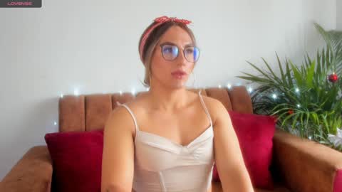 Snapshot of hanna_sofi4 chatting on December 29, 7:00 pm Hanna Capicorn online show from December 29, 7:00 pm