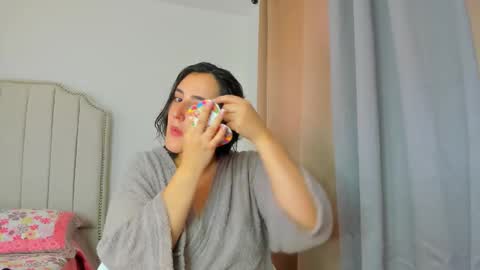 Hanna online show from February 15, 5:00 pm