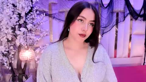  Hanna Collins  online show from November 17, 1:03 pm