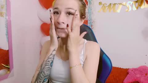 Snapshot of hannah_026 chatting on September 10, 10:27 am Hannah 027 online show from September 10, 10:27 am