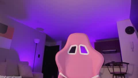 Snapshot of hannah_xoxo_ chatting on February 13, 4:43 am Hannah online show from February 13, 4:43 am