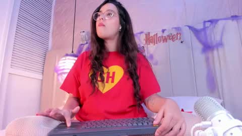 Hannah Lee online show from October 5, 9:44 pm