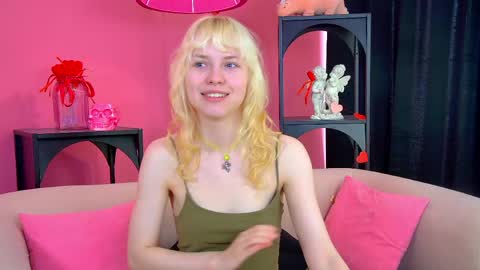 Hannah online show from May 14, 8:12 am
