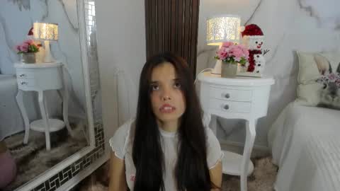 Hannahill69 online show from December 18, 5:58 am