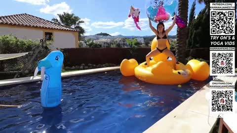 Hannah James online show from March 22, 6:12 pm