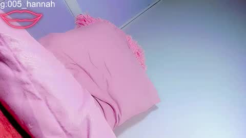 hannahsmit_ online show from October 19, 7:57 am