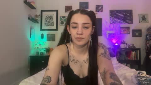 Hannah Taylor online show from February 3, 6:40 am