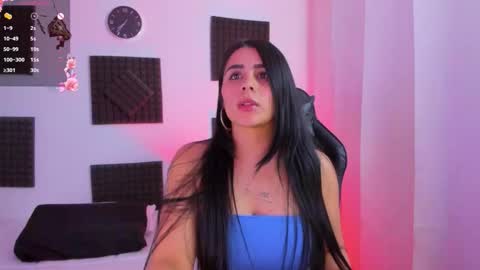 Snapshot of hannarusso chatting on October 17, 12:36 am Hanna online show from October 17, 12:36 am