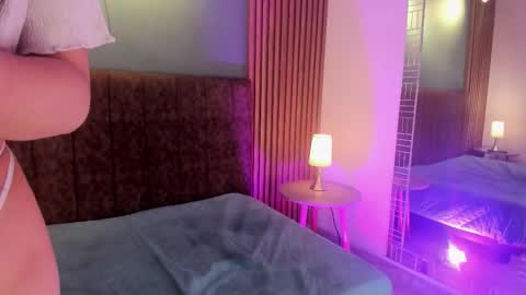 hannawen_ online show from February 18, 12:38 pm