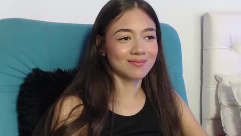 Snapshot of hantonella chatting on December 18, 3:33 pm Anto online show from December 18, 3:33 pm