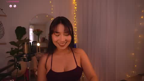 Mizi online show from December 2, 9:45 pm