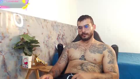Snapshot of hanz_col chatting on September 25, 11:50 am hanz_col online show from September 25, 11:50 am