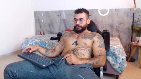 hanz_col online show from November 30, 12:01 pm