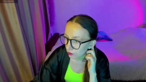 Stephanie online show from September 27, 4:16 pm