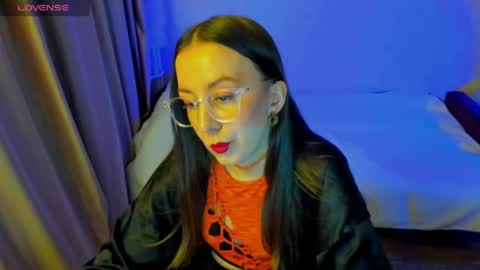 Stephanie online show from April 12, 7:40 pm