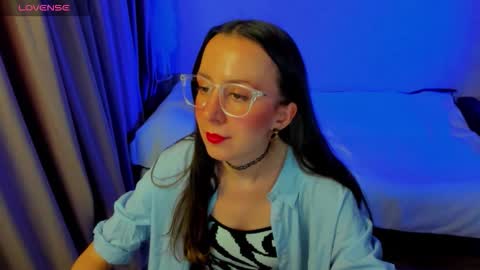 Stephanie online show from March 6, 10:20 pm