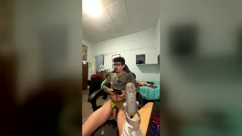 harddmikee online show from June 20, 8:37 pm