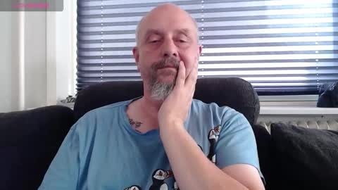 Snapshot of hardmrlazy chatting on September 22, 2:10 pm MrLazy online show from September 22, 2:10 pm