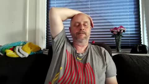 MrLazy online show from May 28, 5:33 pm