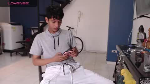 Andres Dean online show from February 11, 8:20 pm