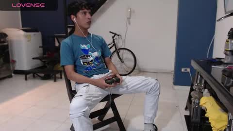 Andres Dean online show from February 11, 11:22 pm