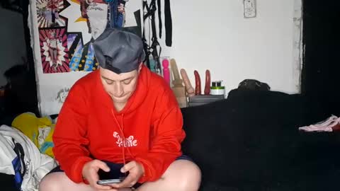    online show from December 5, 1:09 am