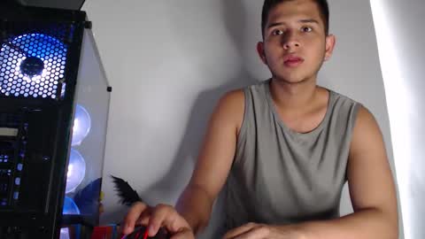 Snapshot of harold_18_ chatting on October 3, 7:11 pm harold_18_ online show from October 3, 7:11 pm