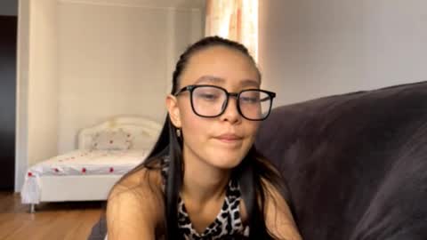 Snapshot of harolddierolf chatting on October 12, 2:04 am Naomi online show from October 12, 2:04 am