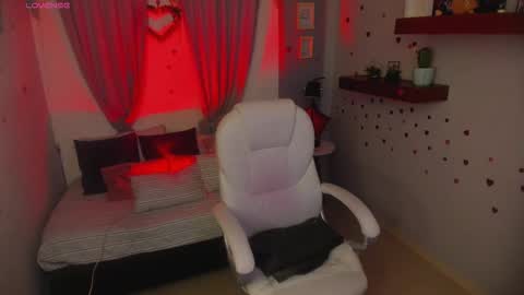 Snapshot of harper_woods chatting on March 10, 8:23 pm Harper online show from March 10, 8:23 pm
