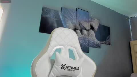 Harry Zandes online show from December 9, 10:30 pm