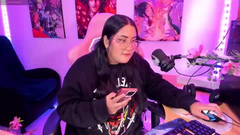 karen  online show from February 22, 5:24 pm