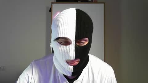 Two-Face online show from April 4, 9:11 pm