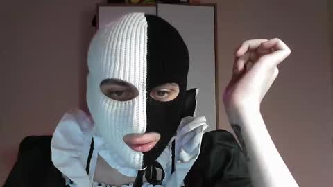 Two-Face online show from April 15, 11:05 pm