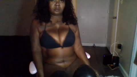 hawtchoc37 online show from June 18, 10:09 am
