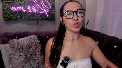 Maria  online show from April 11, 1:43 am