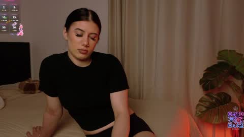 hazelhayess online show from May 18, 4:13 pm