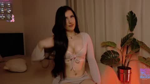 hazelhayess online show from May 22, 4:14 pm