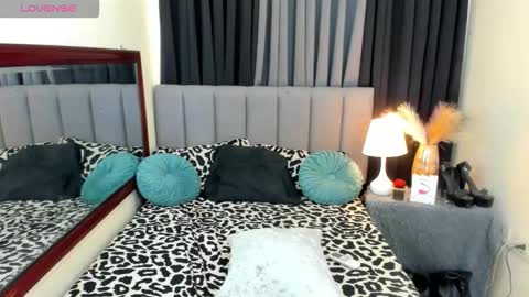 Snapshot of hazelmadonna chatting on October 2, 1:32 pm HAZEL MADONNA online show from October 2, 1:32 pm