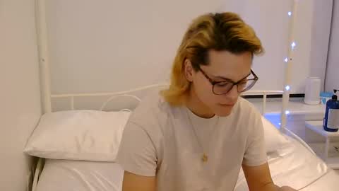 hazelraven25 online show from October 30, 1:06 am