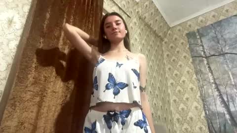 Lili online show from May 9, 12:33 pm