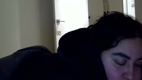 heatwavee online show from December 18, 12:43 am