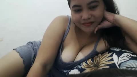 heavenlyeyes69 online show from September 11, 5:31 am