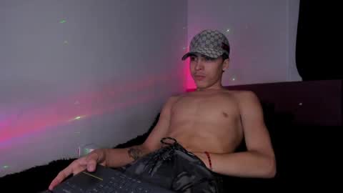 heellboy_ online show from May 31, 5:06 am