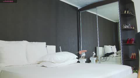 Helen online show from April 2, 11:39 am