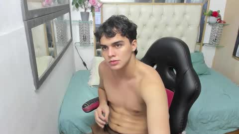 heiker_ online show from September 26, 2:52 am