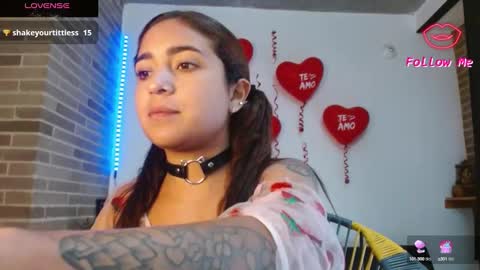 Snapshot of helenacyruss666 chatting on February 17, 8:49 pm Only 18 cyrus online show from February 17, 8:49 pm