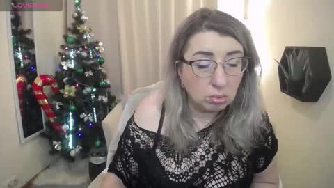 helenenigma online show from December 19, 8:15 pm