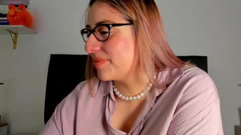 Helen or Hells online show from February 25, 5:19 pm